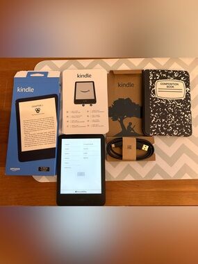 Amazon Kindle e-reader, 11th generation, 16 GB, Black with USB-C Cable and Case